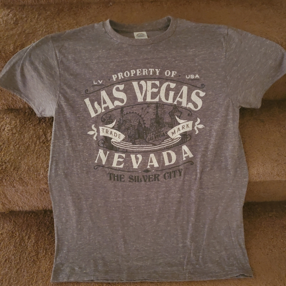 Las Vegas silver city graphic tee large